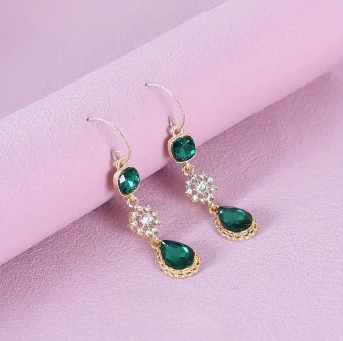 Boucles D'Oreilles Longues Et Brillantes En Zircone Verte