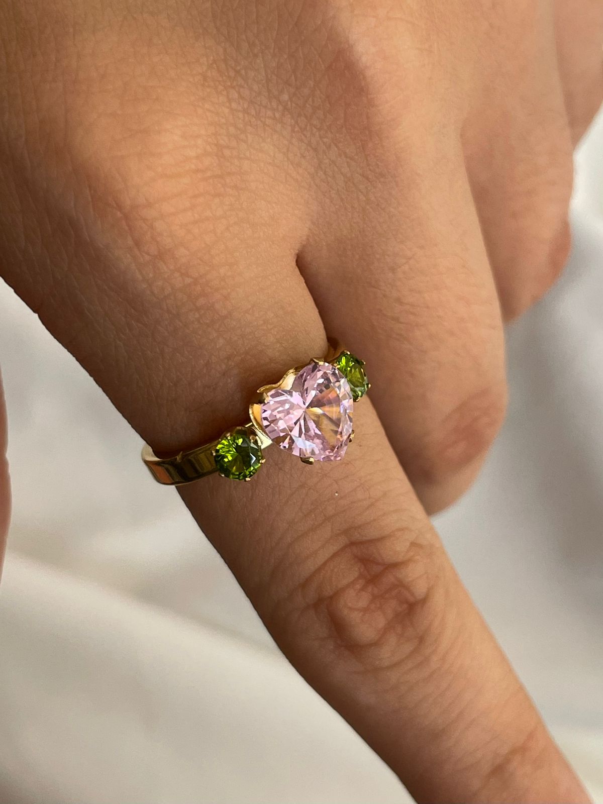 Bague “Trio Scintillant” – Rose & Émeraude ✨