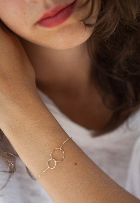 Bracelet Chaîne 2 Cercles Entrelacés Martelés Acier Inoxydable Doré Femme