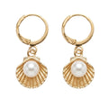 Boucles D’Oreilles Coquillage Dorées Avec Perle Élégante
