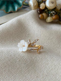 Bague Fleurs Ajustable – Élégante & Raffinée 🌸