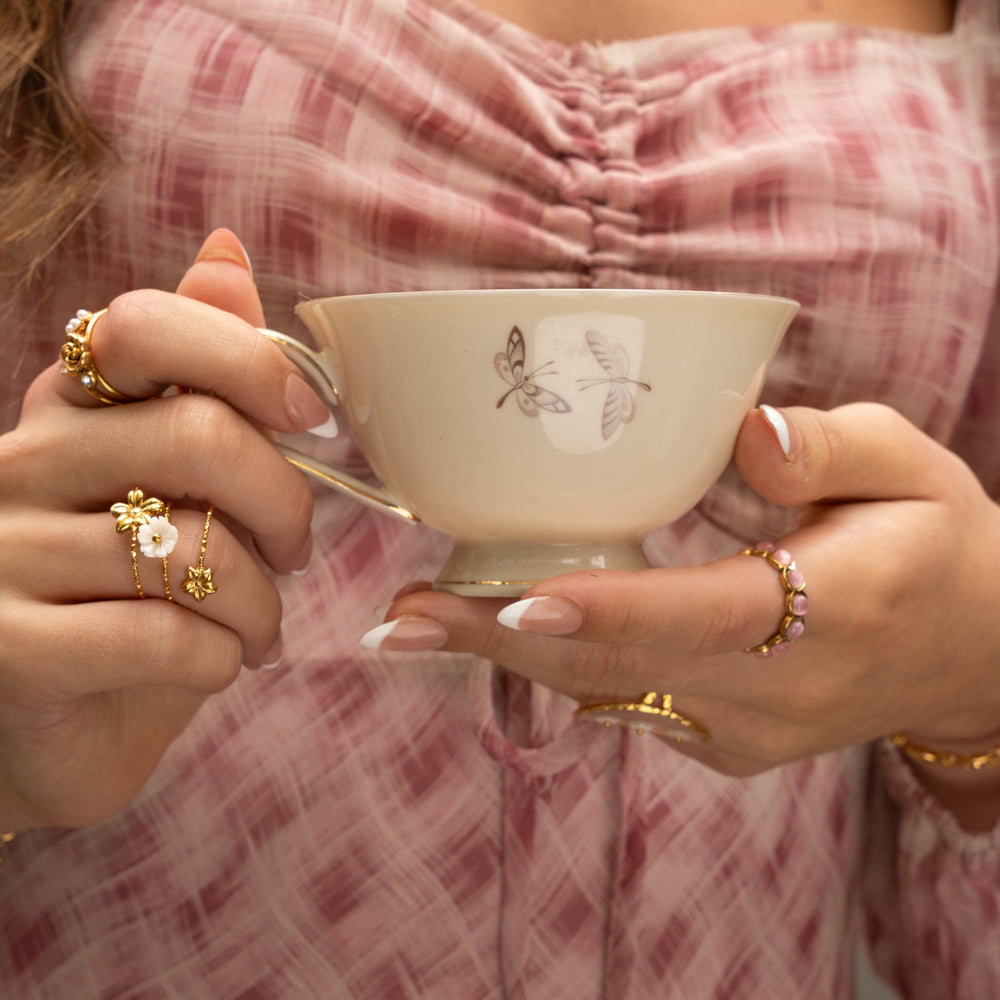 Bague Ajustable "Rosée " Un Nom Poétique Qui Rappelle La Douceur Des Pierres Roses.